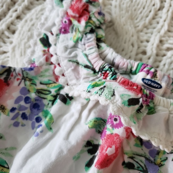 5/$25 Sale- GAP Floral Onesie - Picture 3 of 6